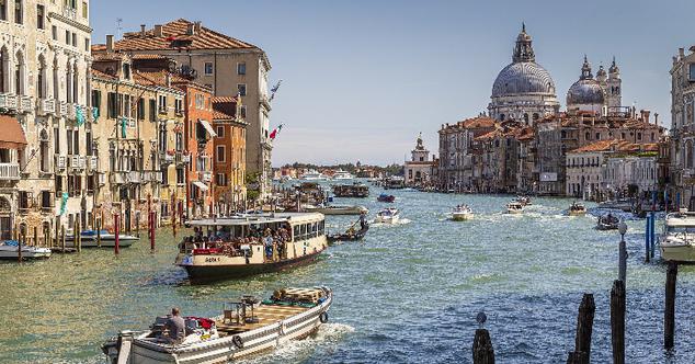 Enjoy Venice with us...