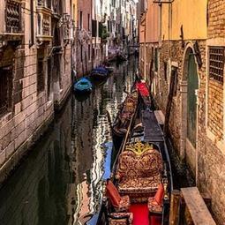 Roam Venice Channels by Gondola