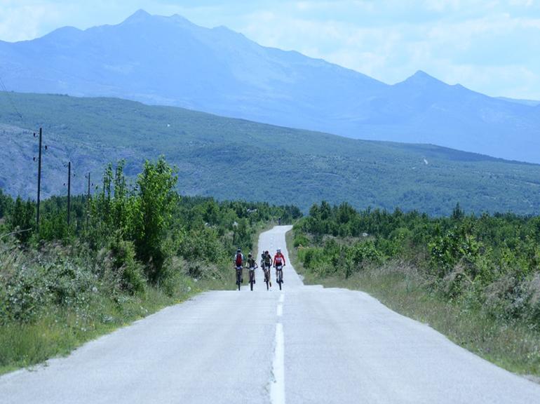 Cycling tour to the spring of the river Cetina