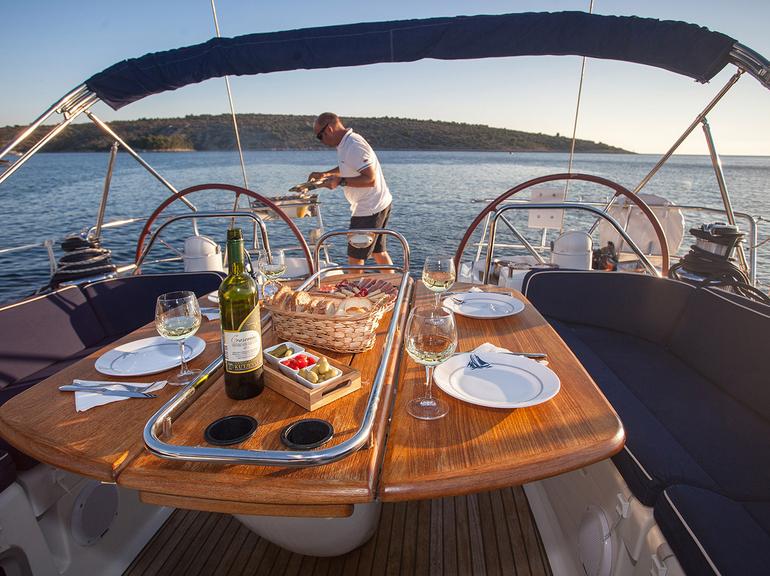 Rent a Luxury 17m Sailing Yacht with Skipper (5h)