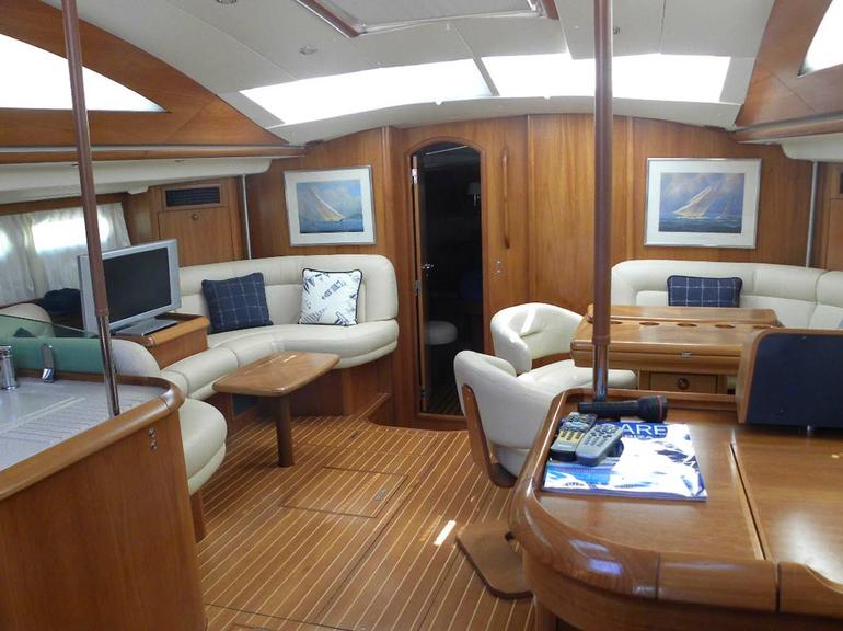 Rent a Luxury 17m Sailing Yacht with Skipper (3h)