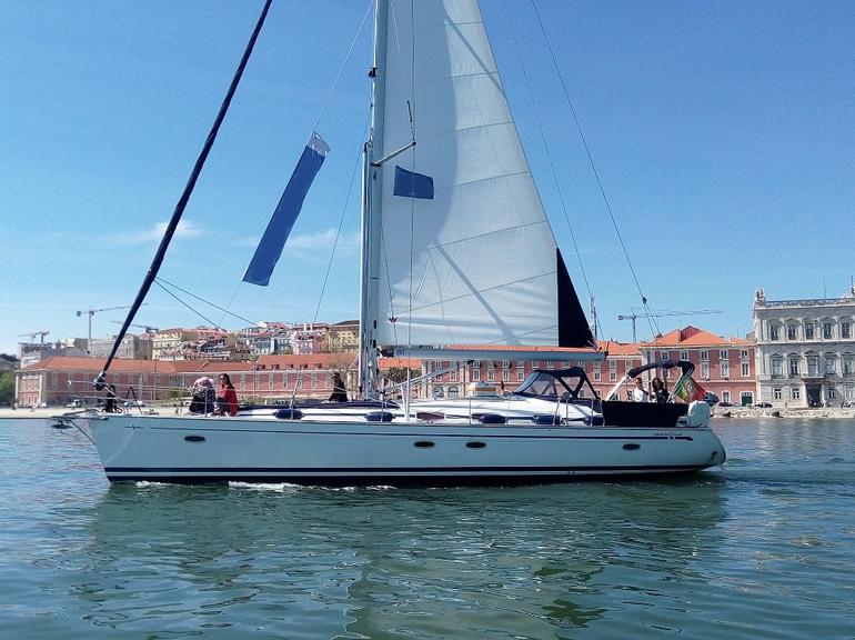 Rent a Luxury 15m Sailing Yacht with Skipper (8h)