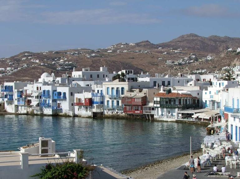 VIP Ferry Ticket From Piraeus Port To Mykonos & Private Transfer