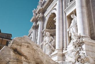 The city of water: Guided tour of the underground of Trevi Fountain