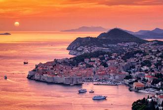 Dubrovnik Old City By Night Group Tour and Panoramic Drive