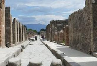 Naples Highlights & Pompeii Private Tour