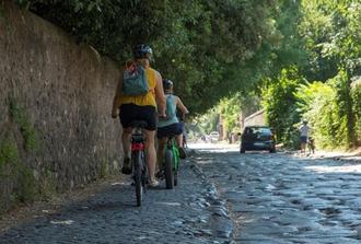 5 hours private bicycle tour of Appia Antica and Aqueducts with visit to the catacombs of San Callisto or San Sebastiano