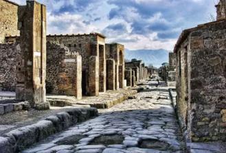 Pompeii and the Amalfi Coast Private Tour with Driver Service from Rome