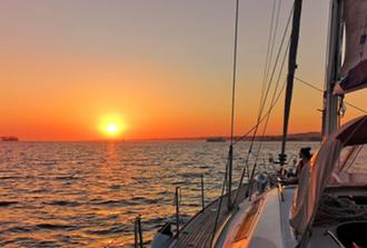 Lisbon Sunset Private Sailing for 2h