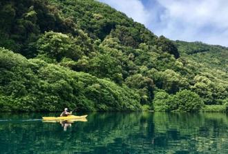 Kayak tour of the beautiful Castel Gandolfo lake
