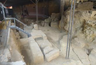Roman Theatre and Black Stones Cultural Visit