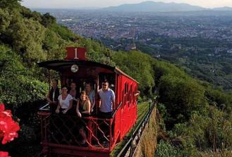 Funicular Tour & Wine Tour in Tuscany: Certaldo, San Gimignano and Chianti Wine Tour